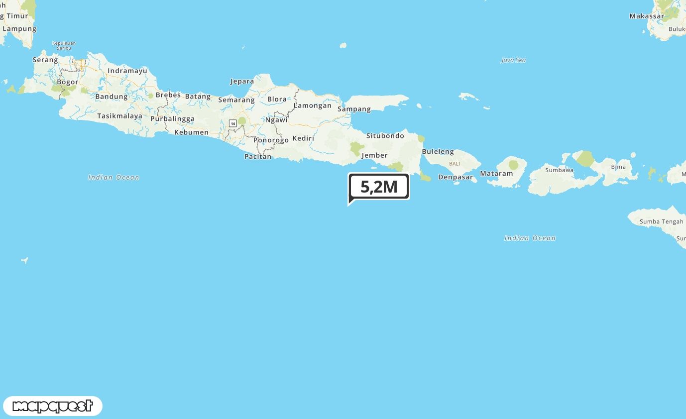 Pusat gempa berada di laut 138 km Tenggara Kab. Malang