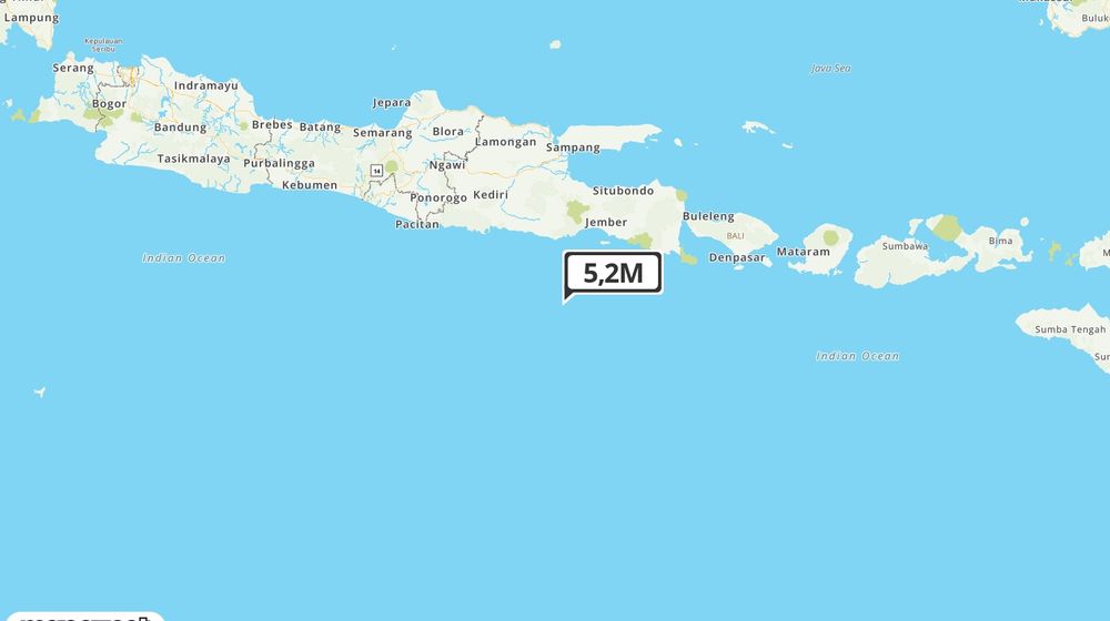 Pusat gempa berada di laut 138 km Tenggara Kab. Malang