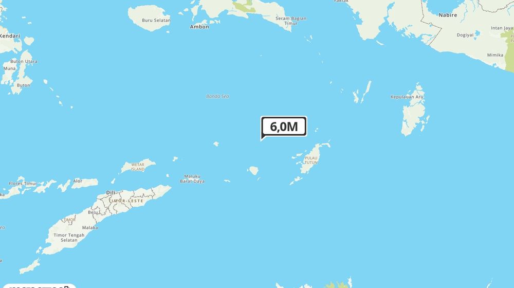 Pusat gempa berada di laut 190 km BaratLaut Tanimbar