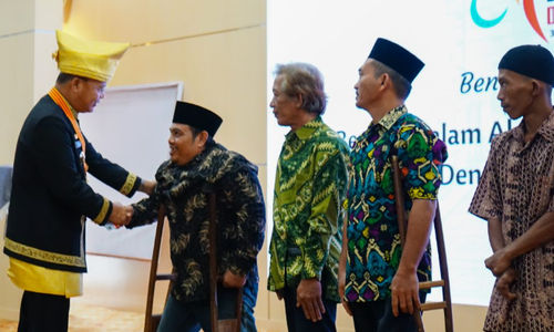Gubernur Rohidin Mersyah dalam Peringatan Hari Disabilitas Internasional Berlangsung di Balai Raya Semarak Bengkulu.