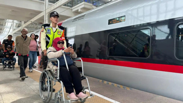 Melihat Fasilitas untuk Kalangan Disabilitas di Kereta Cepat Whoosh