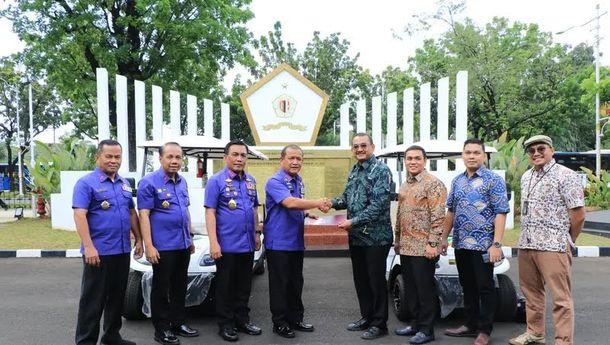 PTPN III Hibahkan Dua Unit Golf Car untuk Fasilitas Pendukung Kantor Lemhannas