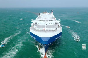 Kapal Kargo Pemimpin Galaksi Dikawal oleh Hapal Houthi di Laut Merah