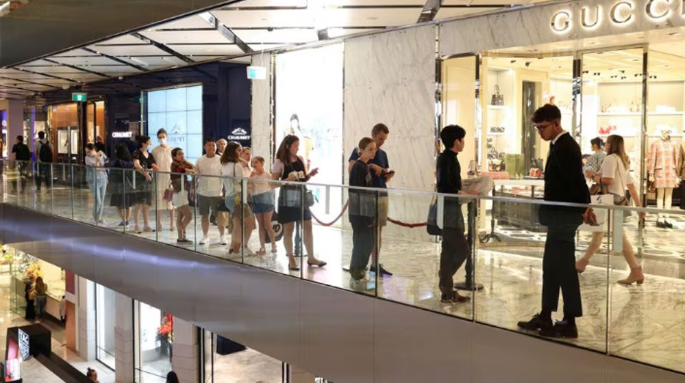 Pembeli Liburan Mengantre di Dalam Mal di Pusat Kota Sydney, Australia