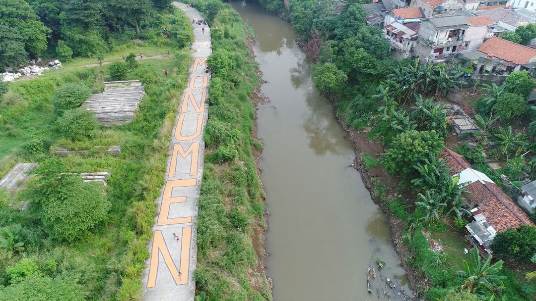 Kondisi sungai di Jakarta.