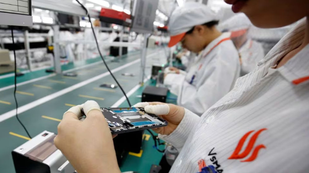 Pekerja di Vingroup's Vsmart phone in Hai Phong, Vietnam