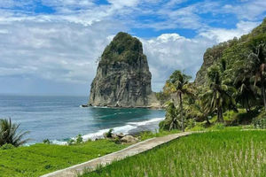 Pantai Pacitan.png
