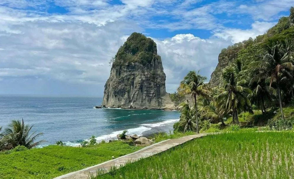 Pantai Pacitan.png