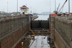 Karyawan Terusan Panama Bekerja di Ruang Kering di Jalur Barat Pedro Miguel