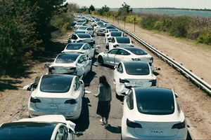 Fitur Autopilot Tesla Bikin Kekacauan di Film Terbaru Netflix, Elon Musk Buka Suara