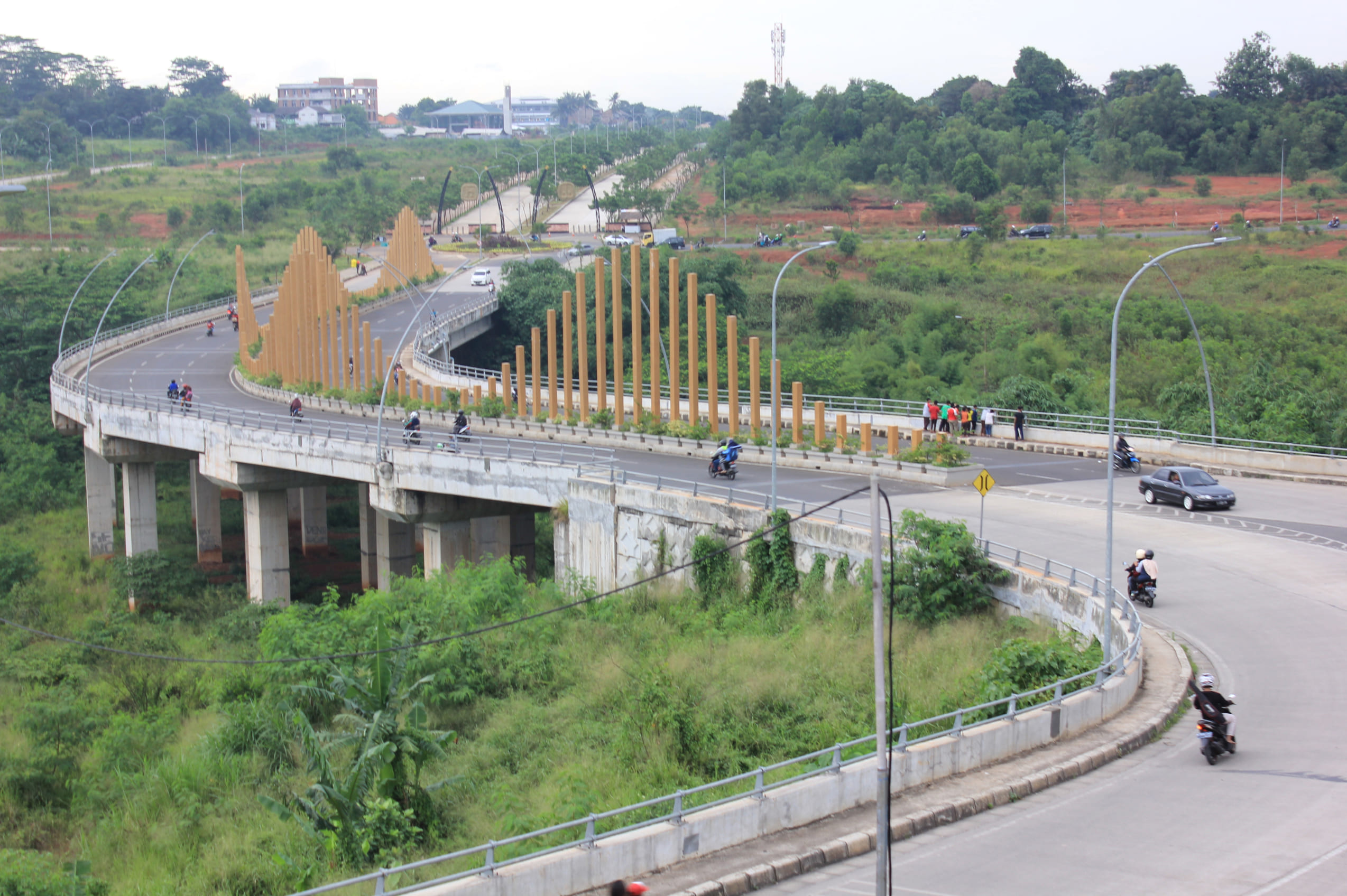 Jembatan Sout City Pondok Cabe yang dikerjakan oleh PT Asri Karya Lestari Tbk (ASLI) .