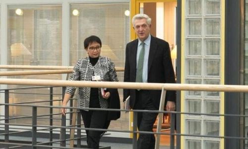 menteri-luar-negeri-ri-retno-marsudi-menemui-komisioner-tinggi-pbb-untuk-pengungsi-unhcr-filippo-grandi-dok-kemenlu_169.jpeg