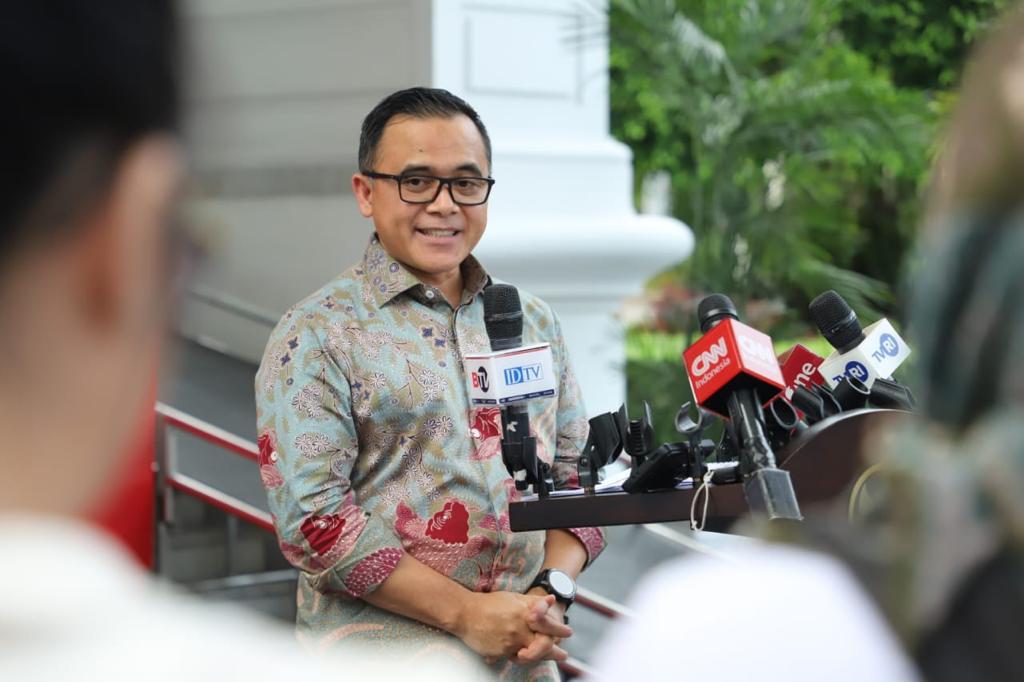 Menteri PANRB Abdullah Azwar Anas memberikan keterangan pers di Komplek Istana Kepresidenan Jakarta