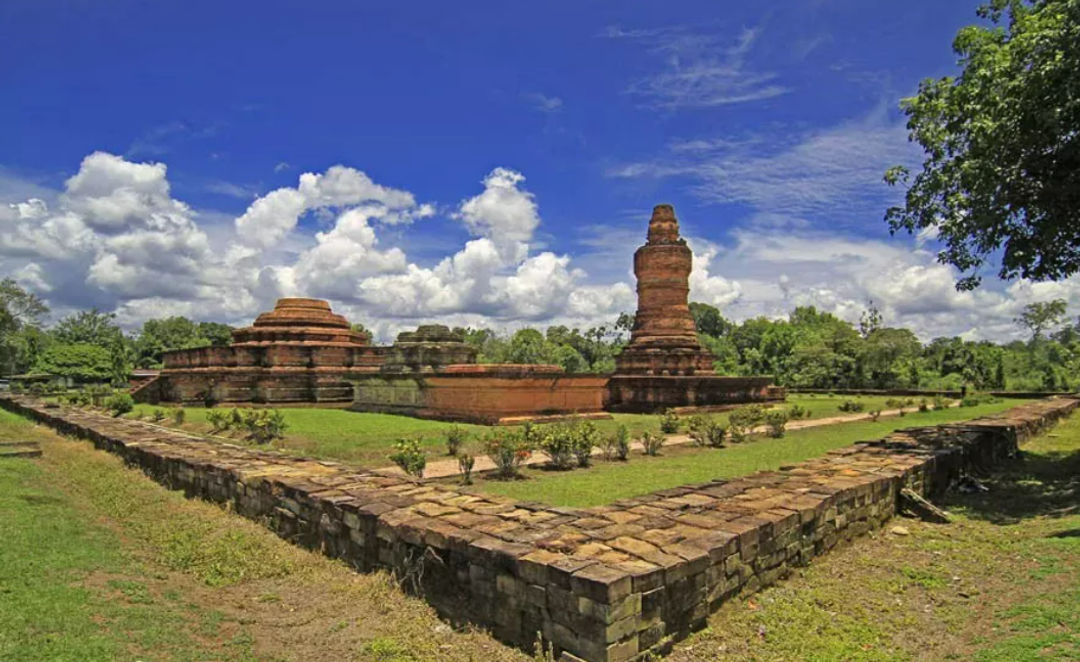 candi muara takus.png