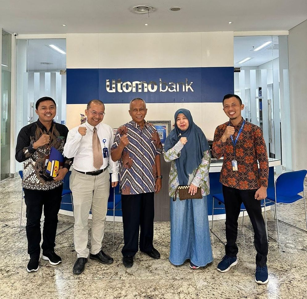 Institut Informatika dan Bisnis (IIB) Darmajaya menawarkan Program Pengembangan Sumberdaya Manusia (SDM) ke PT BPR Utomo Manunggal Sejahtera Lampung (Utomo Bank). 