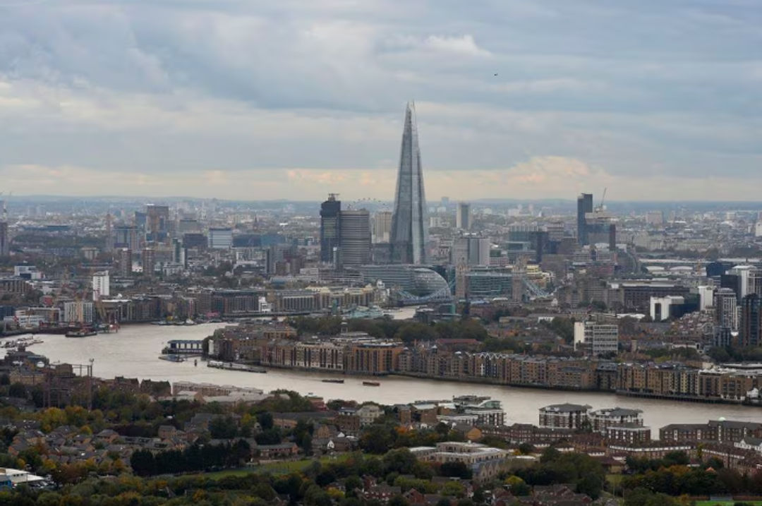 Canary Wharf di London (Reuters/Hannah McKay)