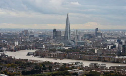 Canary Wharf di London (Reuters/Hannah McKay)