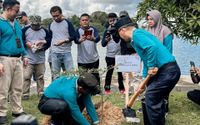 Tanam pohon PLN NP.jpg
