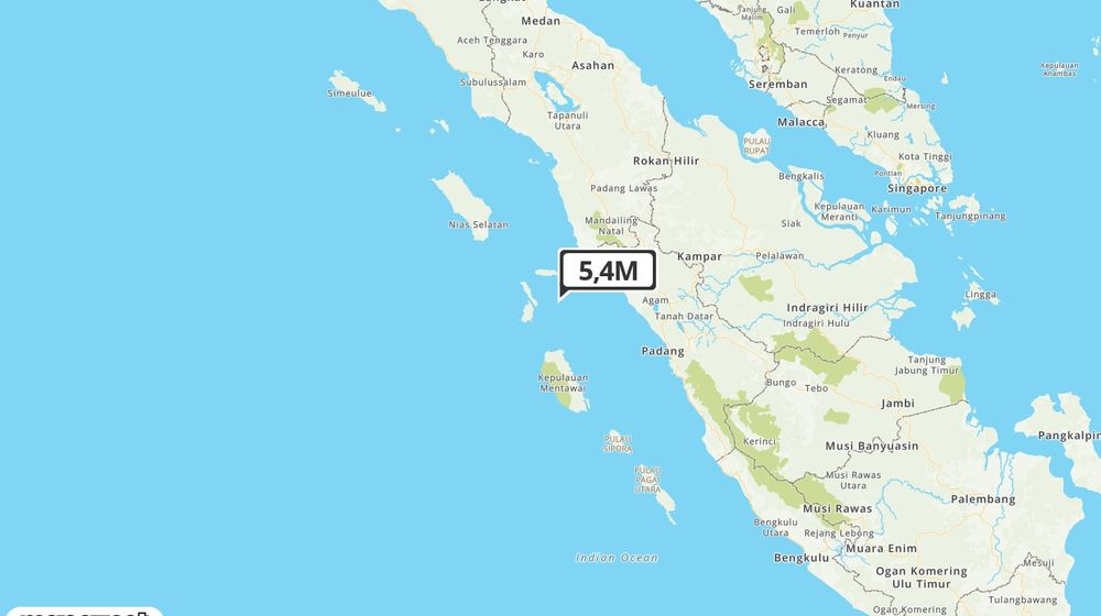 Pusat gempa berada di laut 130 km BaratDaya Pasaman Barat