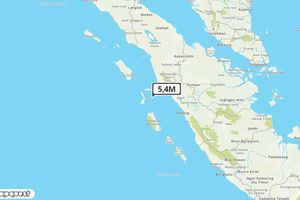 Pusat gempa berada di laut 130 km BaratDaya Pasaman Barat
