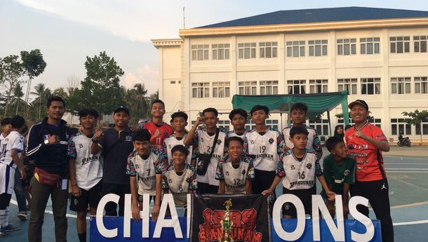 SMP 26 Bandar Lampung Raih Juara 2 Turnamen Futsal Diniyyah Putri Lampung