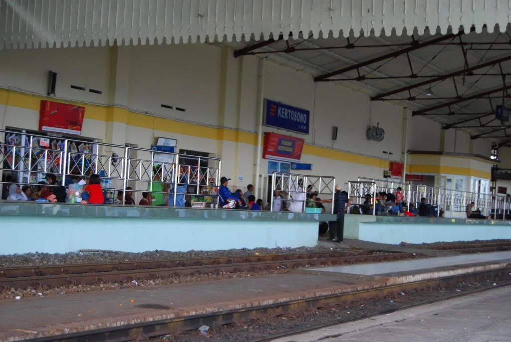 Stasiun Kertosono yang menjadi salah satu tempat PT KAI melakukan tes