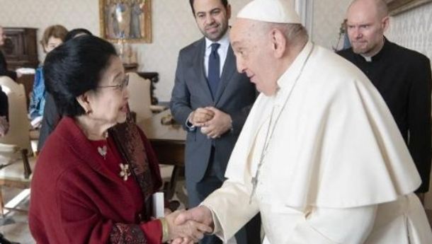 Megawati Sukarnoputri Berjumpa Paus Fransiskus Bahas Isu-Isu Penting Dunia