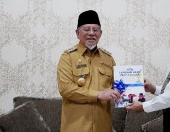 Gubernur Maluku Utara, Abdul Gani Kasuba yang terjaring OTT KPK