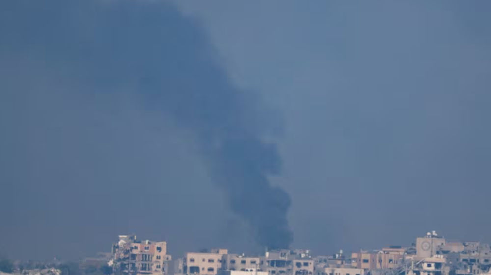 Asap Membumbung Tinggi di Atas Gaza