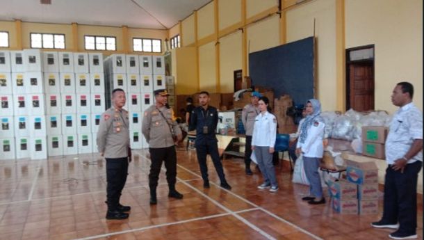 Wakapolres Ende Cek Logistik Pemilu di Gudang Logistik KPU Ende