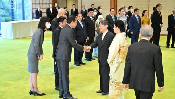 Hadiri Jamuan Minum Teh, Presiden Jokowi Kembali Undang Kaisar Naruhito ke Indonesia