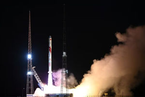 Roket berbahan bakar metana asal China.png