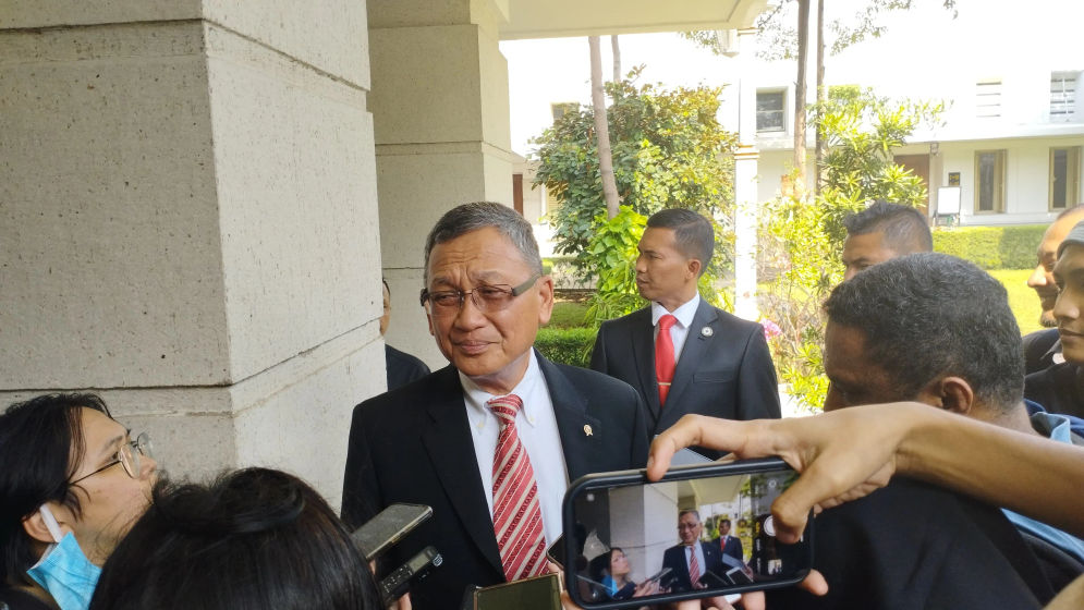 Menteri Energi dan Sumber Daya Mineral (ESDM) Arifin Tasrif memastikan kesiapan pasokan energi, khususnya Bahan Bakar Minyak (BBM) dan listrik, menjelang libur panjang Natal 2023 dan Tahun Baru 2024 (Nataru).