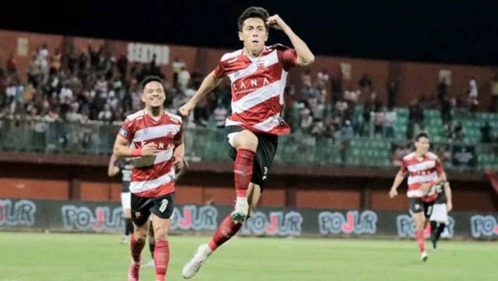 A-MADURA UNITED.jpg