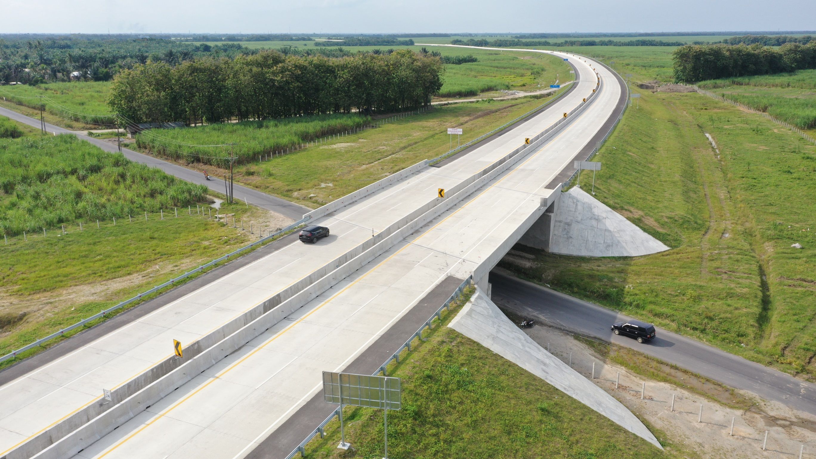 PT Hutama Karya Infrastruktur (HKI) mengungkapkan Jalan Tol Trans Sumatra Ruas Binjai – Pangkalan Brandan menjadi proyek percontohan untuk penerapan konstruksi hijau (green construction).