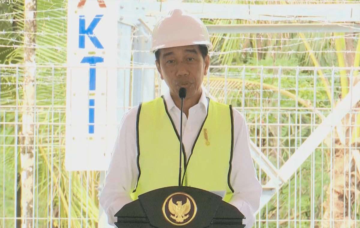 Presiden Jokowi kala meresmikan pengoperasian Sinyal BTS 4G Bakti dan Integrasi Satelit Satria-1 di Kepulauan Talaud, Sulawesi Utara, Kamis 28 Desember 2023