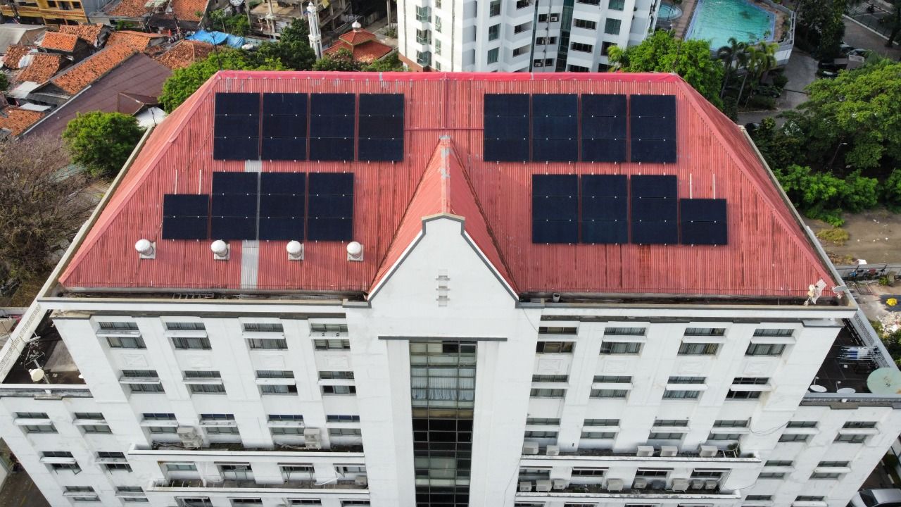 Implementasi solar panel pada gedung KAI