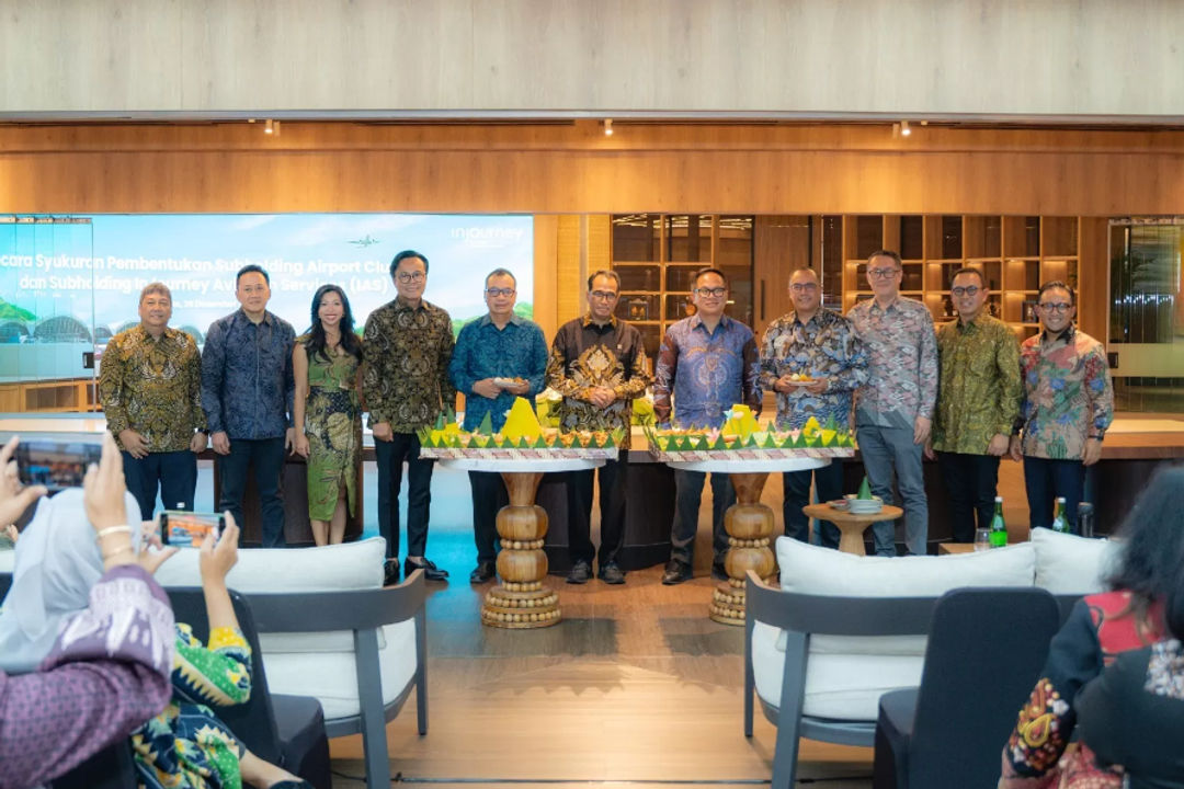 Holding Badan Usaha Milik Negara (BUMN), PT Aviasi Pariwisata Indonesia (Persero) atau InJourney, membentuk 2 subholding baru yakni PT Angkasa Pura Indonesia (InJourney Airports) dan PT Integrasi Aviasi Solusi (InJourney Aviation Services/IAS).