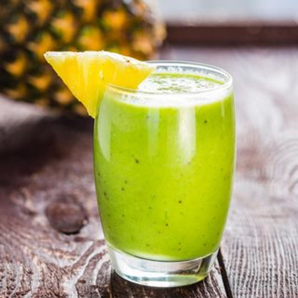 Diet Makin Sempurna, Yuk Rutin Minum Jus Nanas Sawi Hijau 