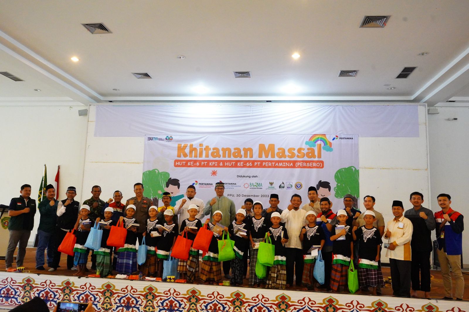 250 Anak di PPU Ikuti Khitanan Massal oleh Kilang Pertamina Unit Balikpapan  