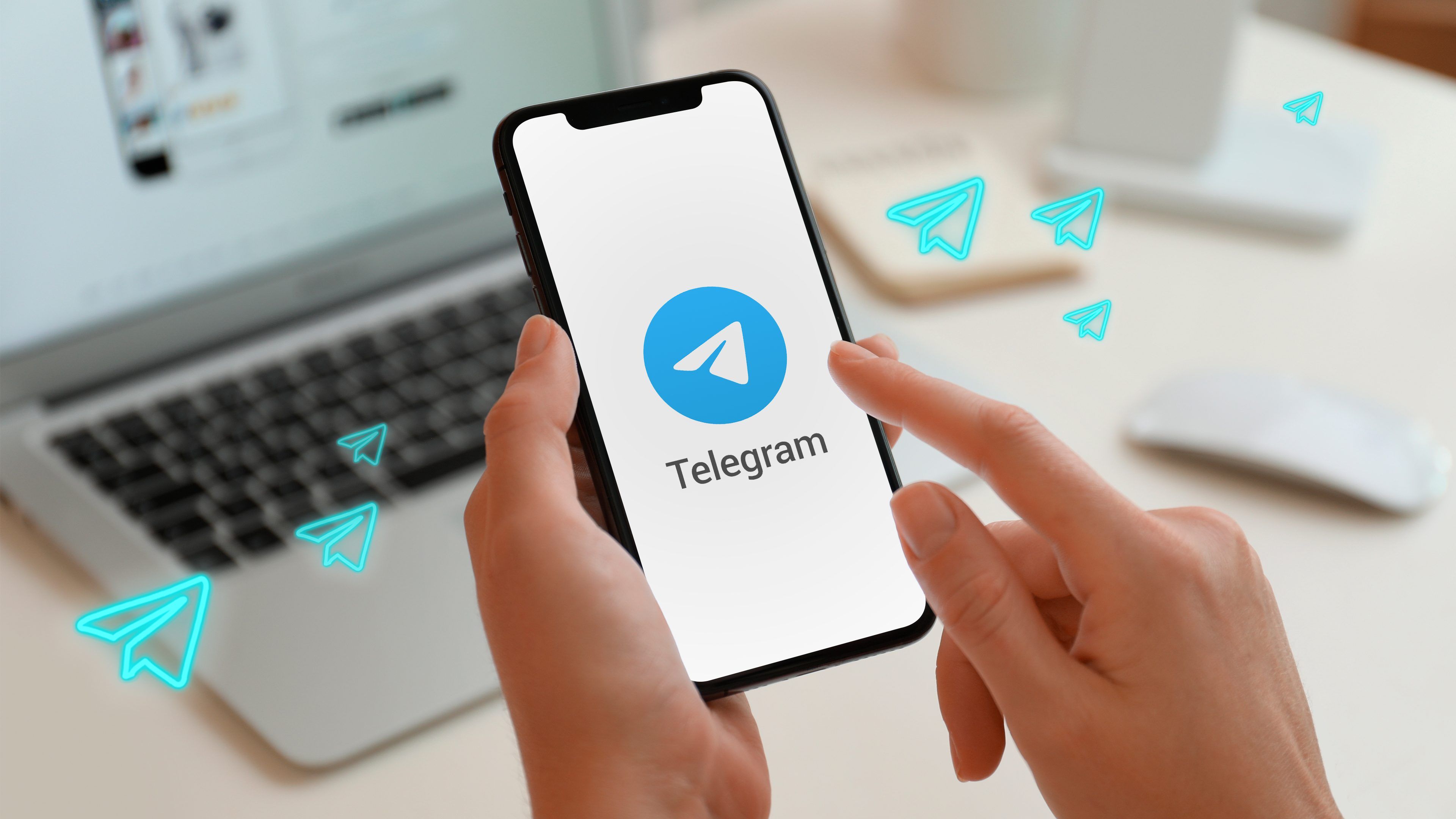 Menggunakan aplikasi chatting, seperti Telegram, tentu saja tidak jarang kita bertemu dengan pengguna dari negara yang berbeda dan bahasa berbeda pula