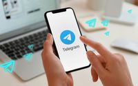 Menggunakan aplikasi chatting, seperti Telegram, tentu saja tidak jarang kita bertemu dengan pengguna dari negara yang berbeda dan bahasa berbeda pula