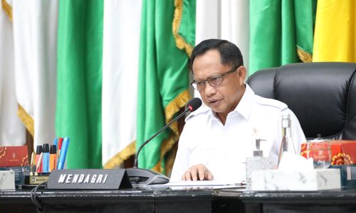 Menteri Dalam Negeri (Mendagri) Muhammad Tito Karnavian saat Rakor Pengendalian Inflasi Daerah di Jakarta, Rabu, 3 Januari 2024.