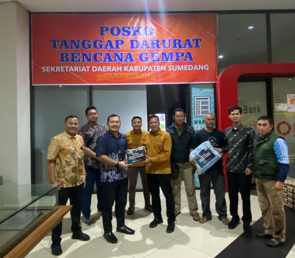 Bank Mandiri Salurkan Bantuan untuk Warga Terdampak Gempa Sumedang