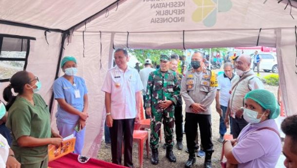 Polri, Polda NTT, Polres Flotim Berkolbarasi dengan Pemda dan Warga Lokal Tanggulangi Bencana Alam Erupsi Gunung Lewotobi