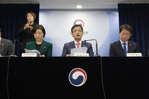 Wakil Perdana Menteri dan Menteri Ekonomi dan Keuangan Choi Sang-mok