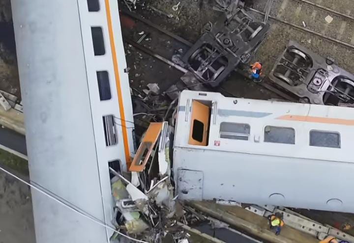 Tidak ada penumpang yang meninggal dunia dalam kecelakaan KA Turangga dengan KA Komuter Line  