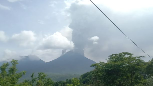 Hari Ini Erupsi Gunung Api Lewotobi Laki-Laki  Terjadi dengan Durasi Cukup Panjang