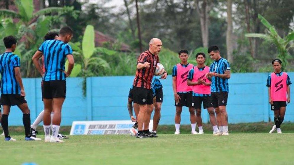 A-Arema-FC-latihan-perdana.jpg