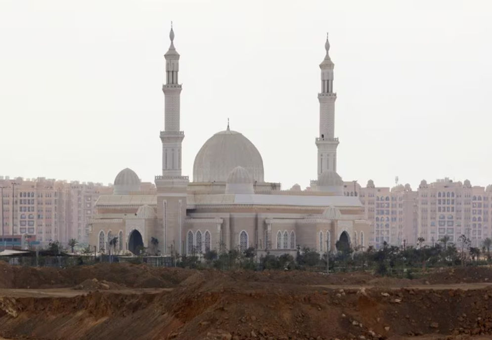 Pemandangan umum bangunan dan masjid di Ibu Kota Administrasi Baru (NAC) di timur Kairo, Mesir